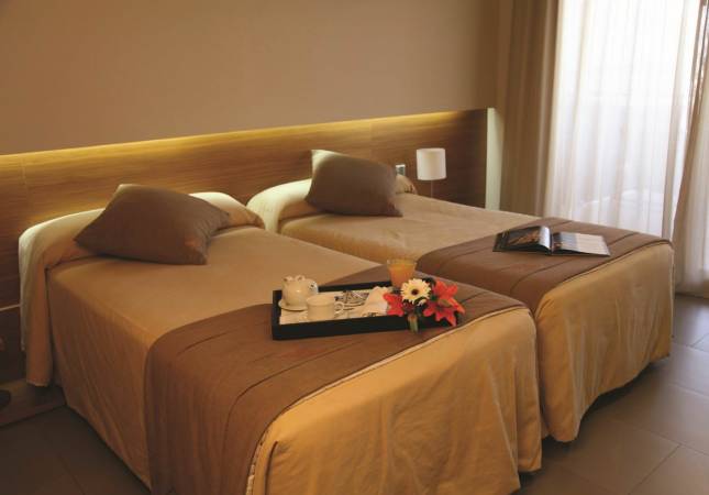 Espaciosas habitaciones en Hotel Thalasia Costa de Murcia. Disfrúta con nuestro Spa y Masaje en Murcia